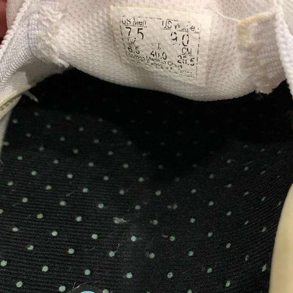 Unisex Vans ComfyCush white canvas slip on shoes. - Picture 5 of 8